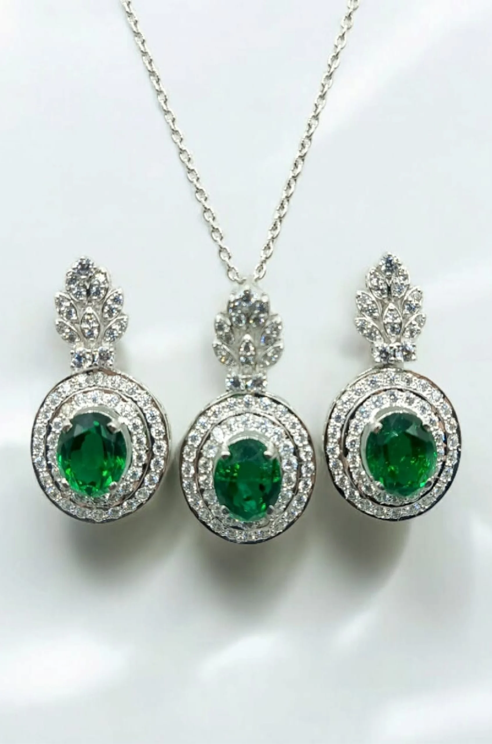 SKU PS012 925 Sterling Silver White Gold Platted With Synthetic Emerald Stone Pendant Set